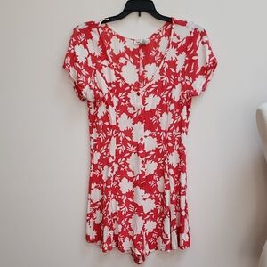 Billabong Red And White Floral Print Shortsleeve Romper, Size Medium